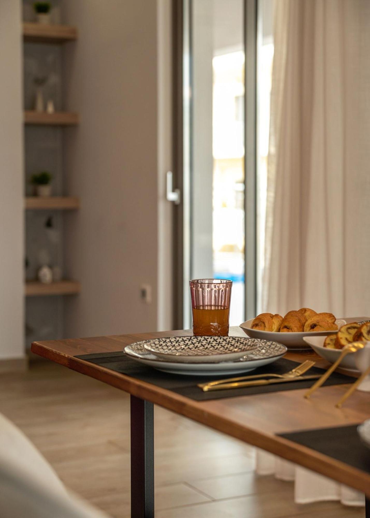 Magnolia Luxury Chania Central Apartments Chrissi Akti Chania Exterior foto